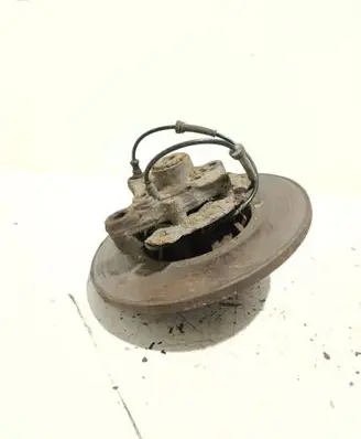 Rear wheel hub