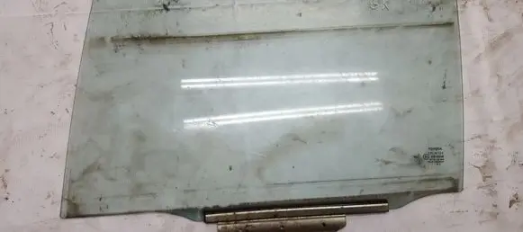 Toyota Avensis T220 Rear door window glass