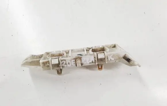 Suzuki Grand Vitara II Front bumper mounting bracket
