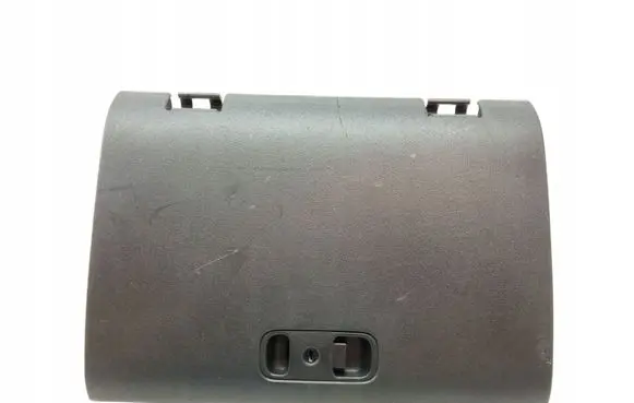 Mitsubishi Pajero Glove box