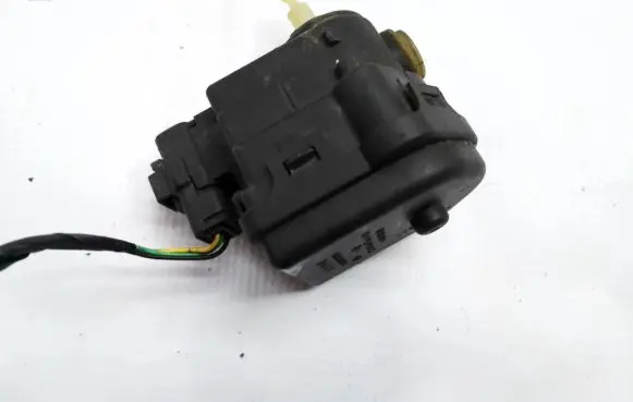 Headlight level adjustment motor