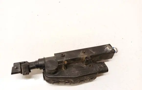 Volvo V70 Headlight washer spray nozzle 30663580 a2c53108178