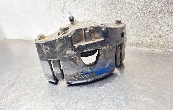 Volvo XC90 Front brake caliper 30636355