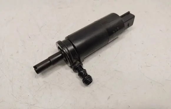 BMW 3 E90 E91 Headlight washer pump 67126973097