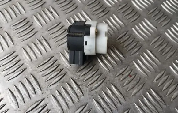 Volvo XC90 Ignition lock contact 8645228