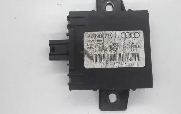 Audi A8 S8 D3 4E Alarm control unit/module 4E0907719