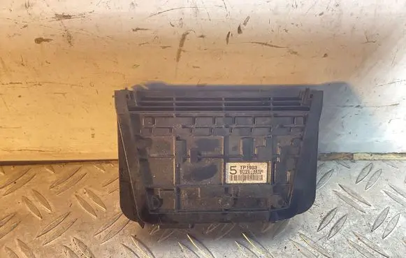 Lexus RX 450H Fuse box set 8272048100