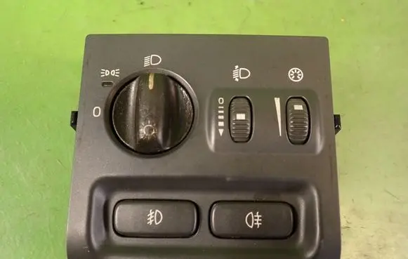Volvo V40 Light switch 30613945