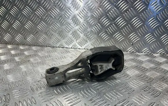 Engine mount bracket