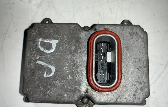 Mercedes-Benz E W211 Headlight ballast module Xenon 5DF00827900 A0028202426