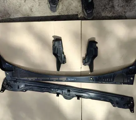 Renault Megane IV Wiper trim 668107256R