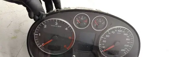 Audi A3 S3 A3 Sportback 8P Speedometer (instrument cluster) 8P0920930R