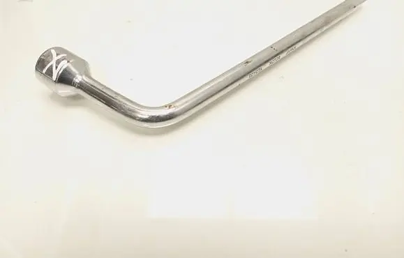 Toyota Avensis T270 Wheel nut wrench 