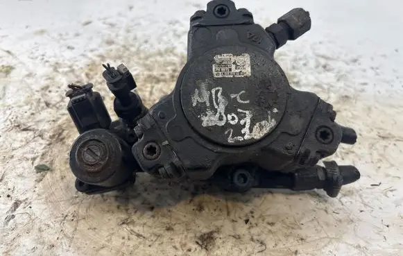 Mercedes-Benz C W204 Fuel injection high pressure pump 9421A000A PH0015 A6460700201