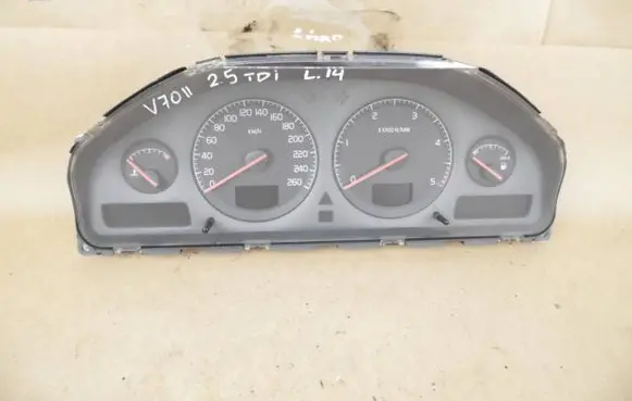 Volvo V70 Speedometer (instrument cluster) 9499671 9459821 69294580T