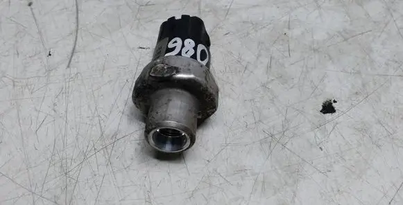 Volkswagen PASSAT B5.5 Air conditioning (A/C) pressure sensor 8D0959482B TDP302QADG2