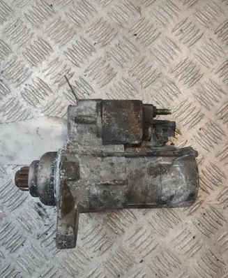 Volkswagen Golf VI Starter motor 02Z911024K