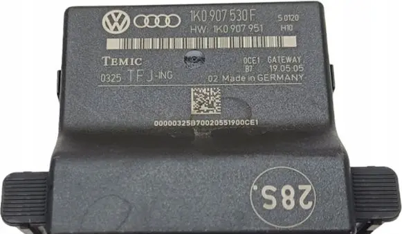 Volkswagen Golf Plus Gateway control module 1K0907530F