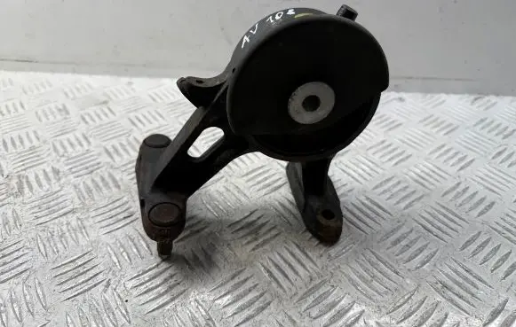 Toyota Avensis T270 Engine mount bracket 123710R050 0R020