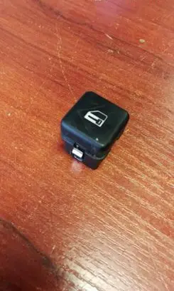 BMW 7 E38 Central locking switch button 8360828