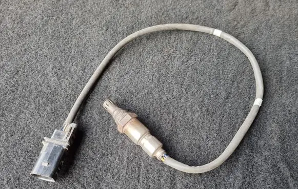 Volkswagen Golf VII Lambda probe sensor 04L906262A