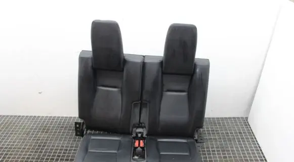 Land Rover Discovery Sport Rear seat 