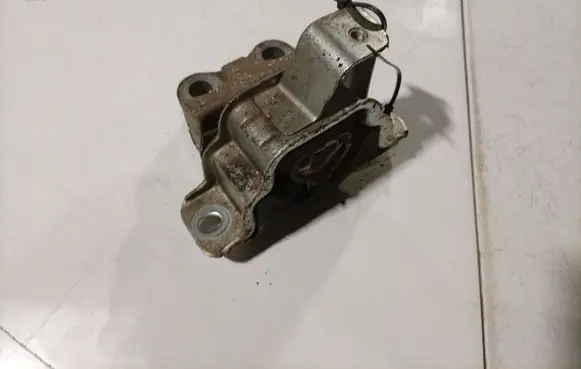 Fiat Fiorino Engine mount bracket 
