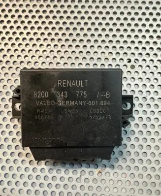 Renault Master II Parking PDC control unit/module 8200343775B