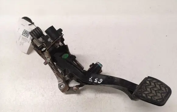 Toyota Yaris Clutch pedal