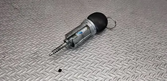 Opel Zafira A Ignition lock 13107754