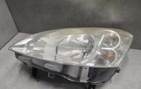 Peugeot Partner Headlight/headlamp 57425743