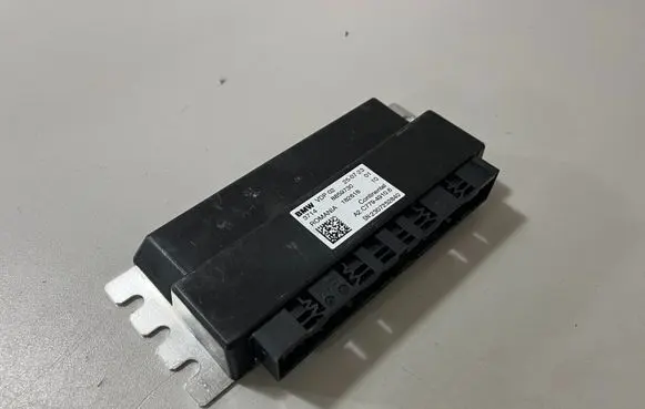 BMW X7 G07 Air suspension control unit module (rear) 8859730