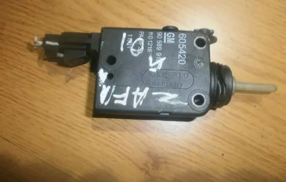Opel Zafira A Central locking motor 90589918 1101215