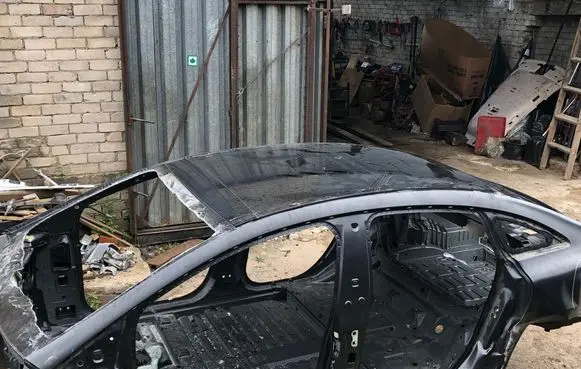 Mercedes-Benz EQE v295 Roof