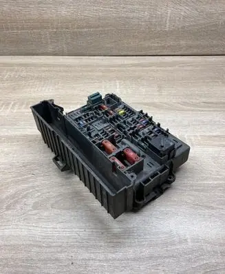 BMW 1 E81 E87 Fuse module 9119446