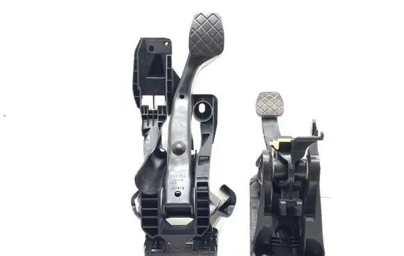 Volkswagen Golf VII Pedal assembly 