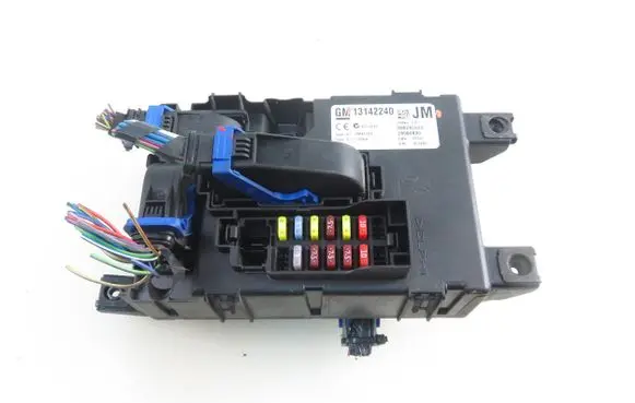 Opel Corsa D Central body control module 13142240JM