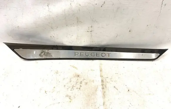 Peugeot 607 Rear sill trim cover 223916