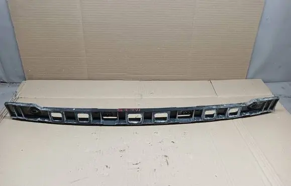 Volkswagen Golf Plus Rear bumper mounting bracket 5M0807863