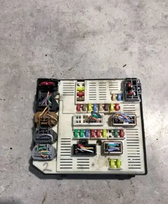 Renault Megane III Fuse module 284B60008R 519339311 8229275340