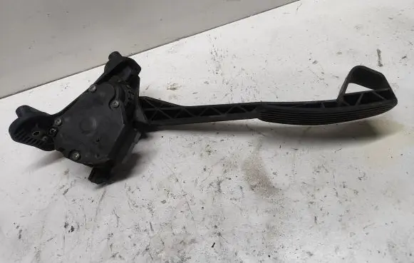 Volvo V70 Accelerator throttle pedal 9496822 00776922 D410