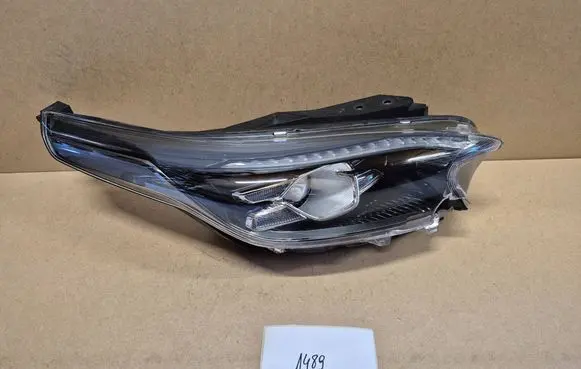KIA Xceed Headlight/headlamp 92102J7300