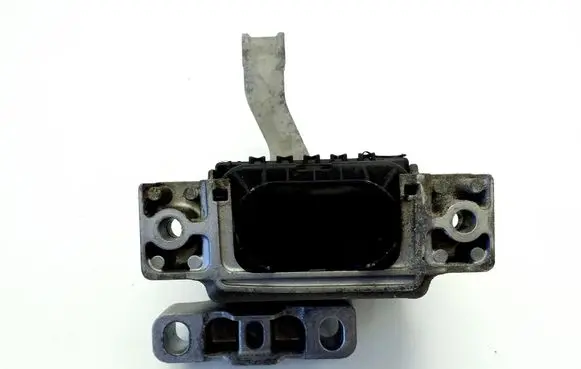 Volkswagen Tiguan Engine mount bracket 5Q0199262BF