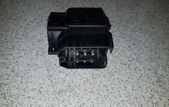 BMW 5 E39 Ignition lock contact 8363706