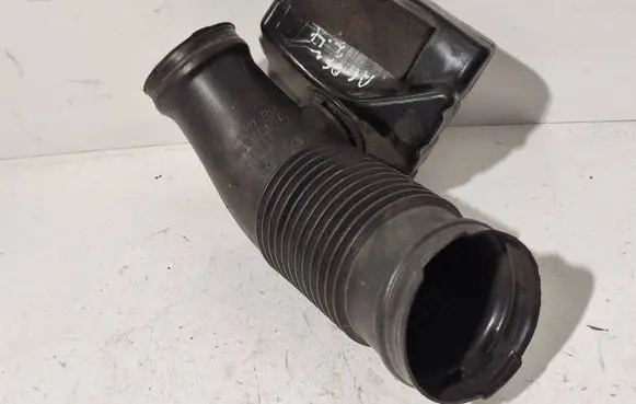 Audi A6 S6 C6 4F Air intake duct part 06E129629E