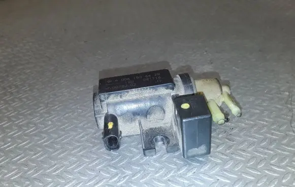 Mercedes-Benz B W245 Turbo solenoid valve A0061536628 70078202 08T116
