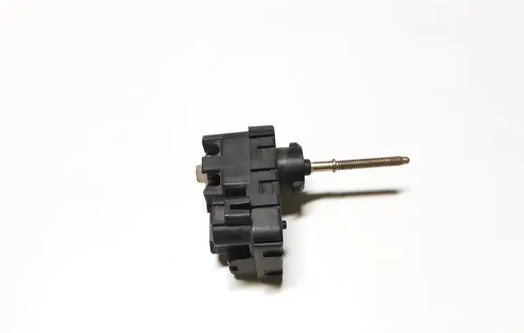 Headlight level adjustment motor