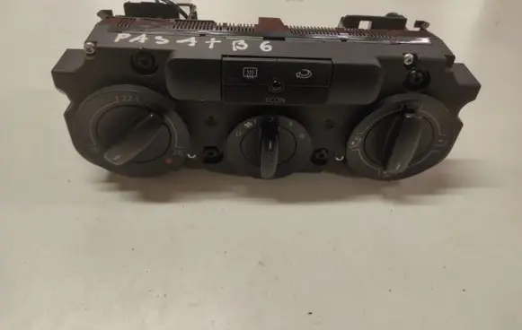 Volkswagen PASSAT B6 Climate control unit