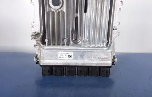 BMW 3 F30 F35 F31 Engine control unit/module ECU 8693213