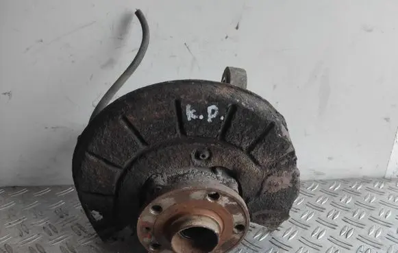 Volkswagen PASSAT B6 Front wheel hub